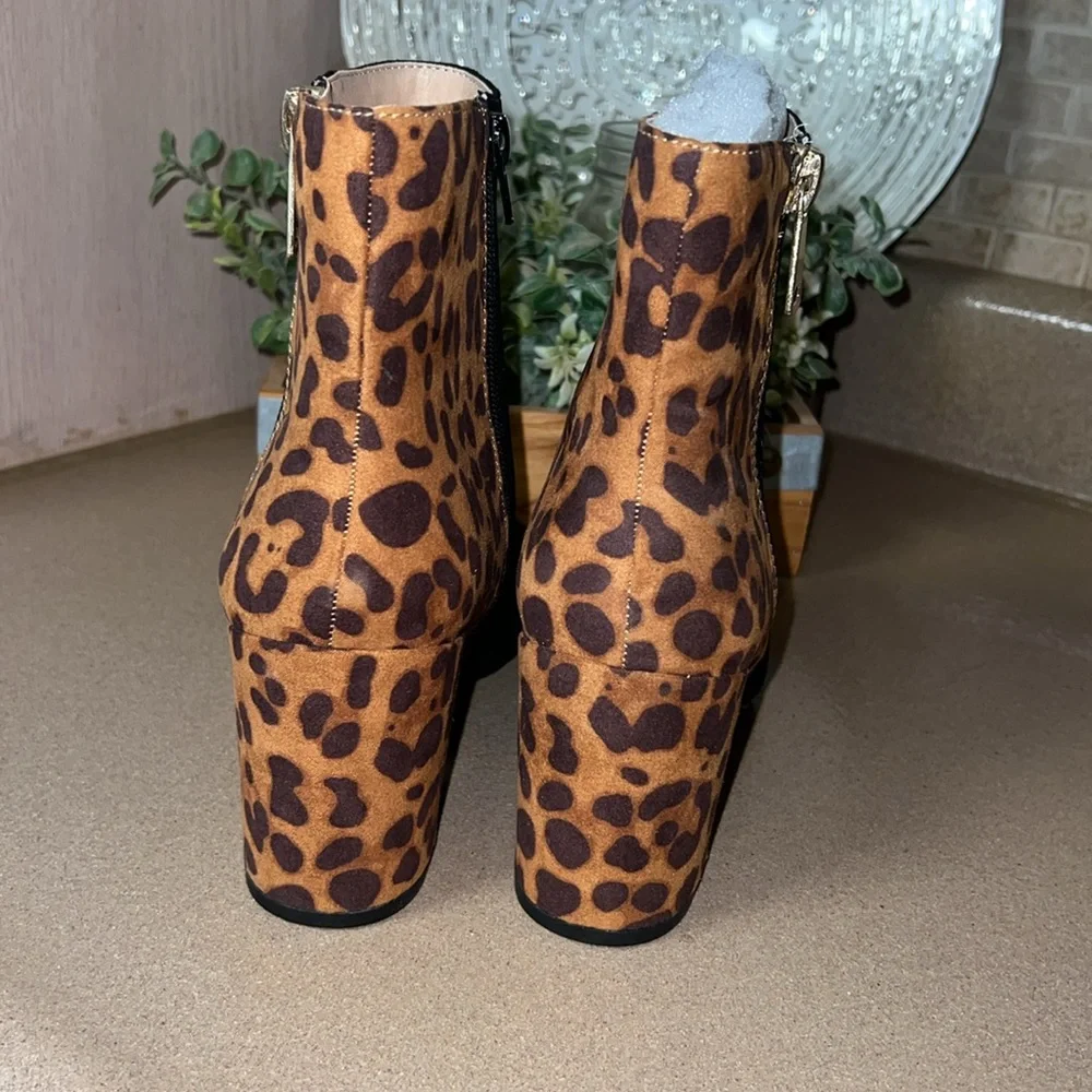 Journee Sarah Collection Black Animal Print Two Tone Ankle Boots NWOT - Picture 7 of 13